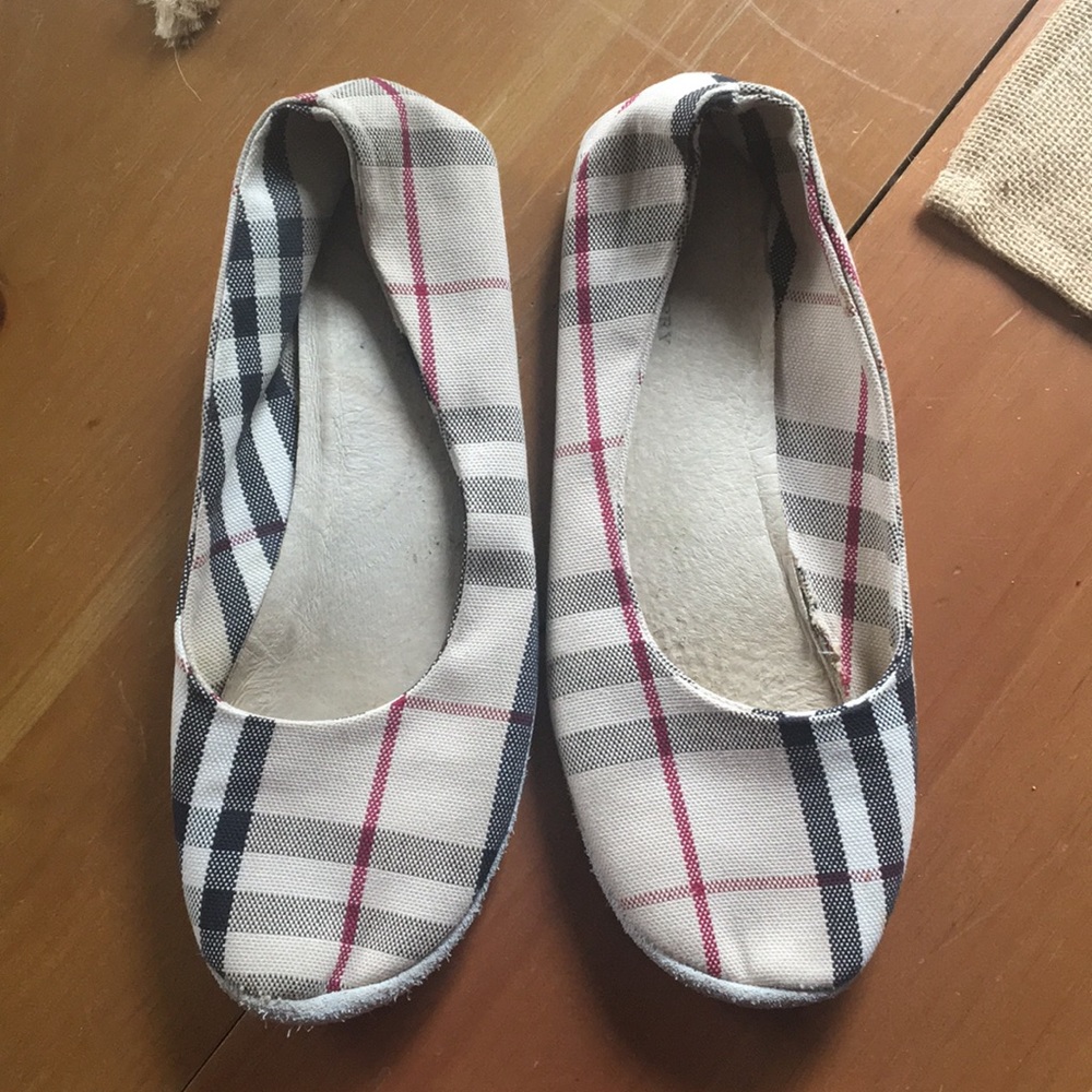 Vintage Burberry flats